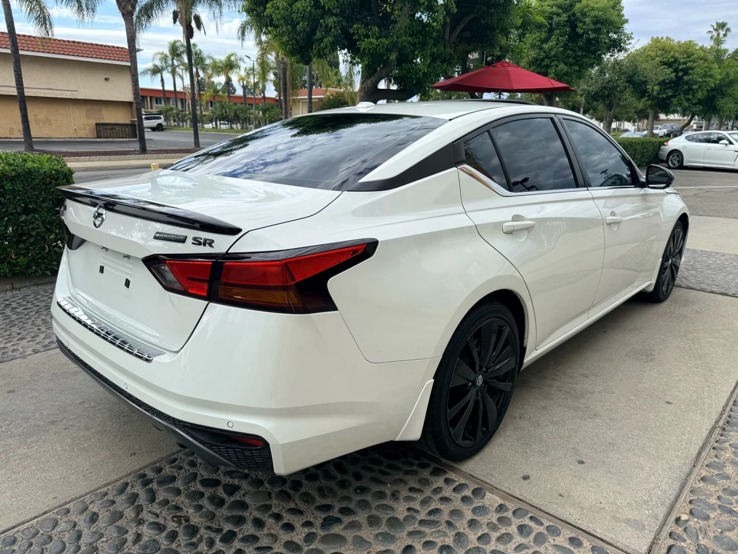 2022 Nissan Altima 2.5 SR photo 2
