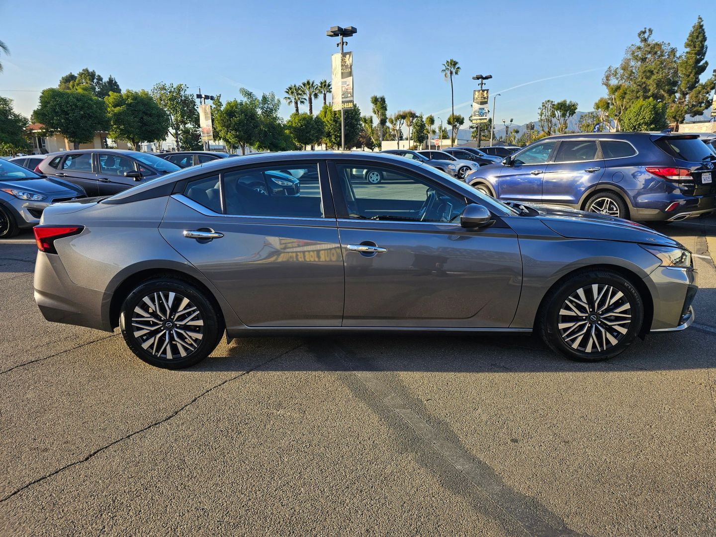 2023 Nissan Altima 2.5 SV photo 4