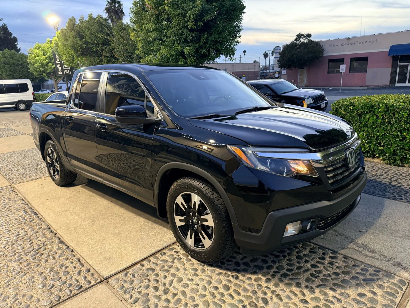 2020 Honda Ridgeline RTL photo 2