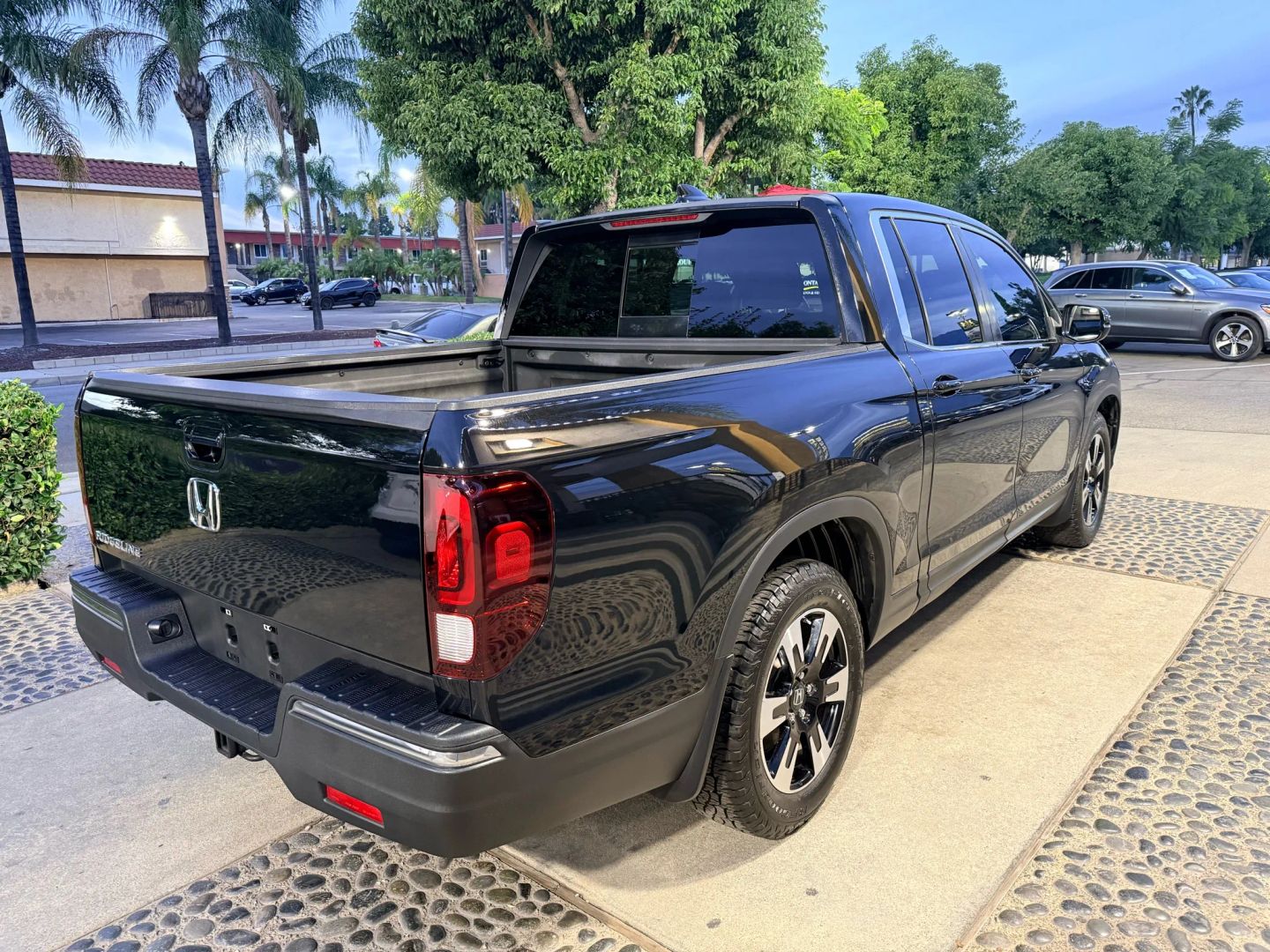2020 Honda Ridgeline RTL photo 4