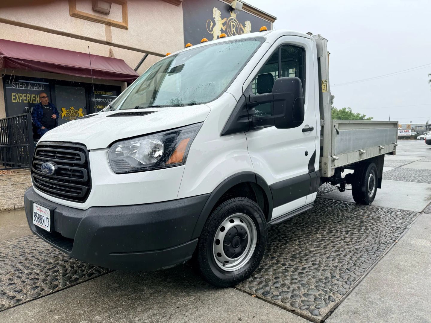 Ford Transit photo 2