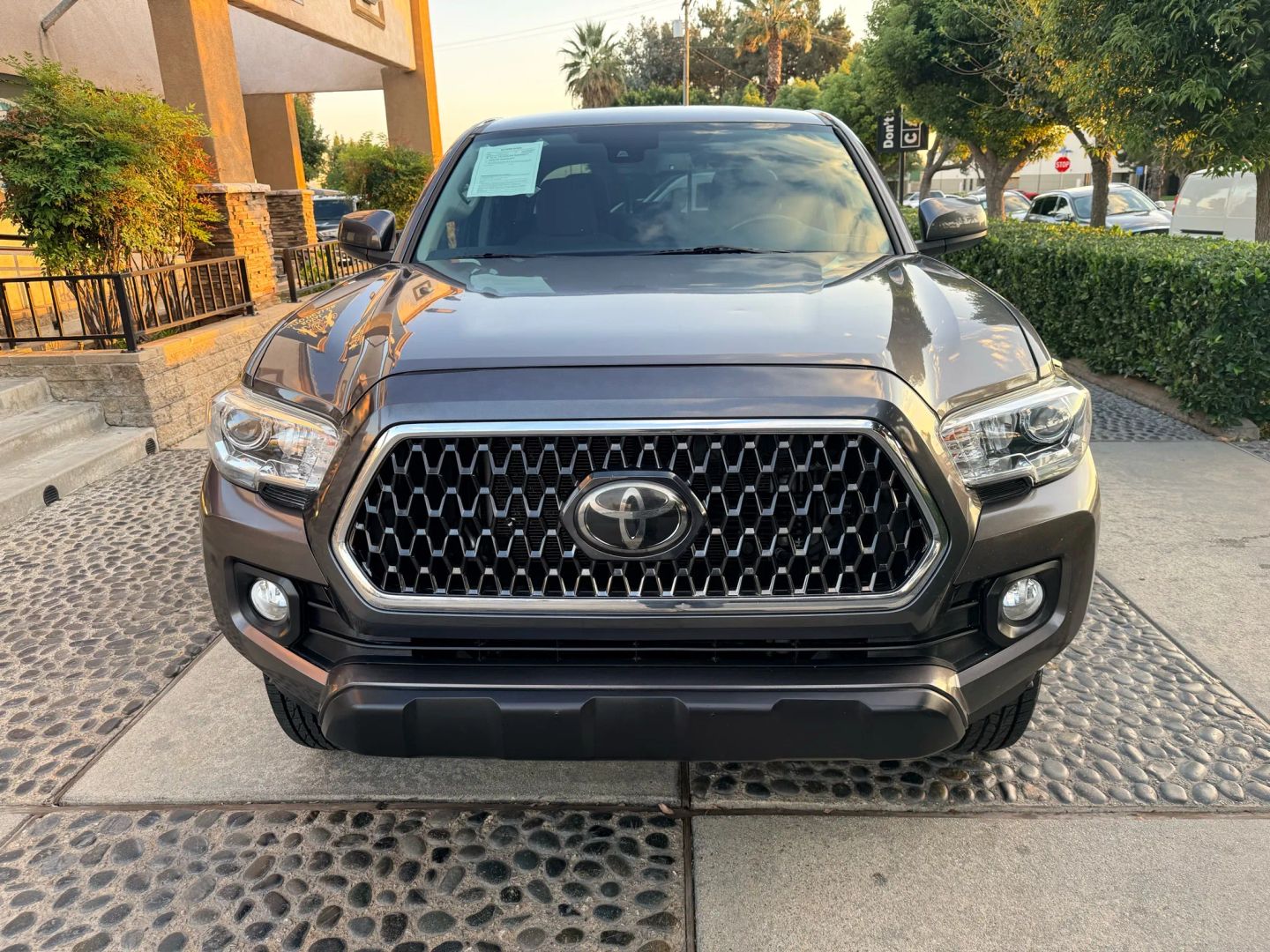 2018 Toyota Tacoma SR5 TRD Sport photo 2