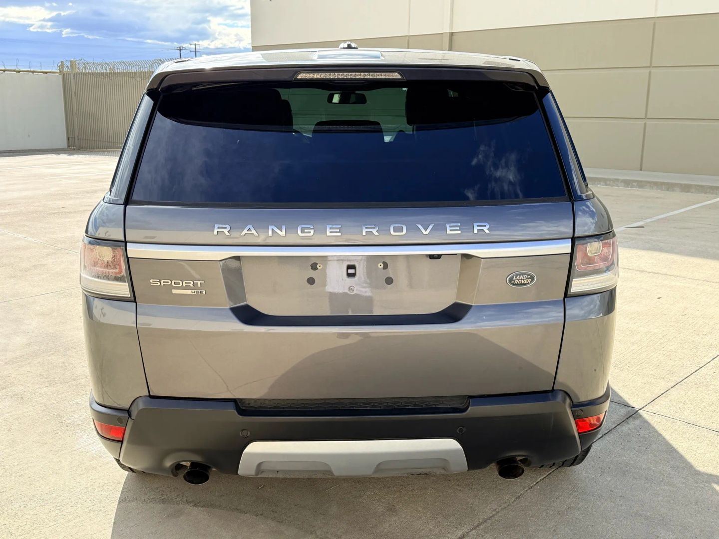 2014 Land Rover Range Rover Sport HSE photo 4