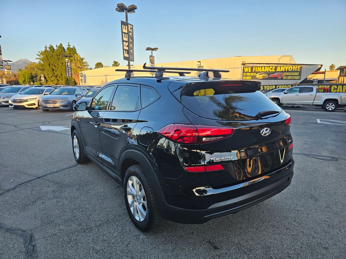 2019 Hyundai Tucson SE photo 3