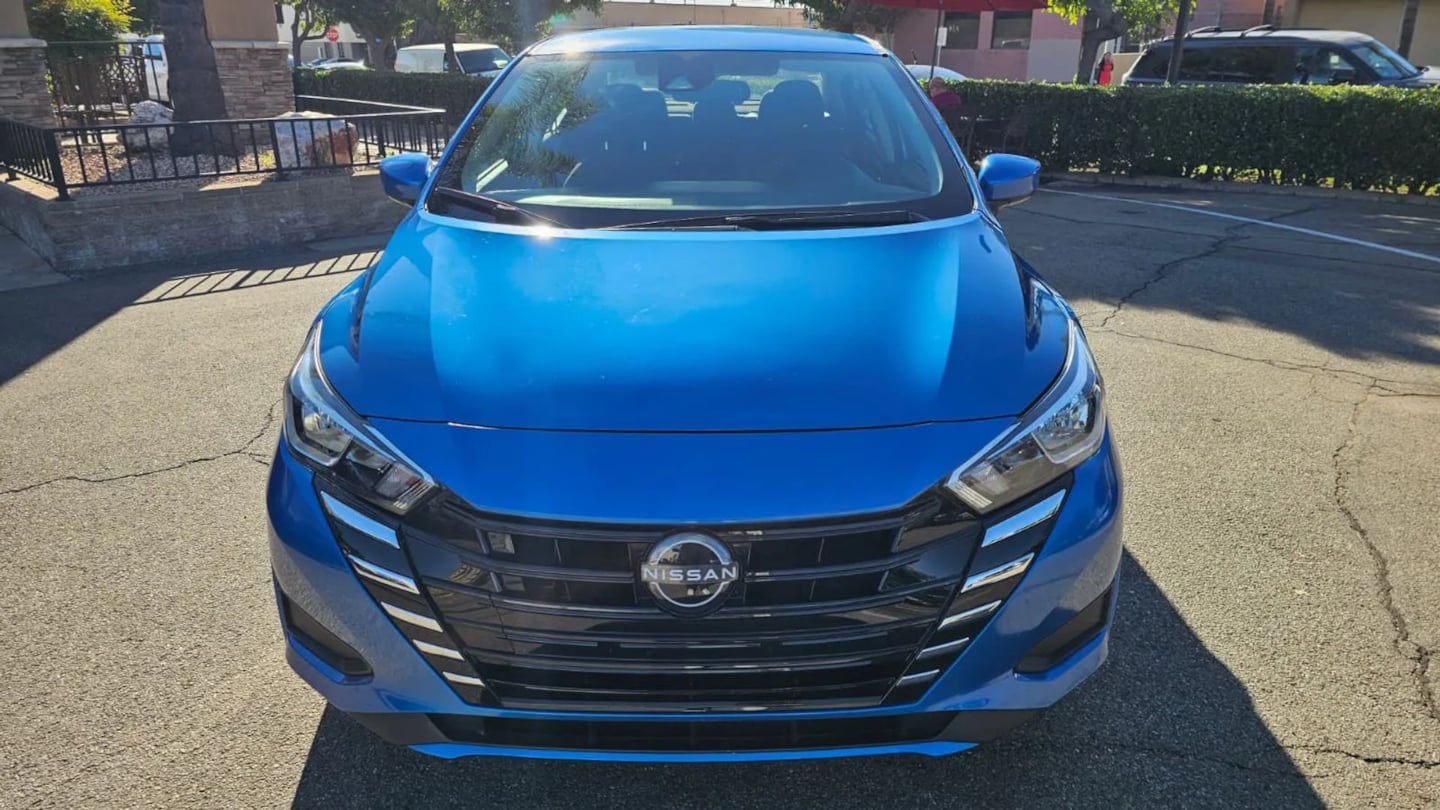 2023 Nissan Versa Sedan SV - Photo 2