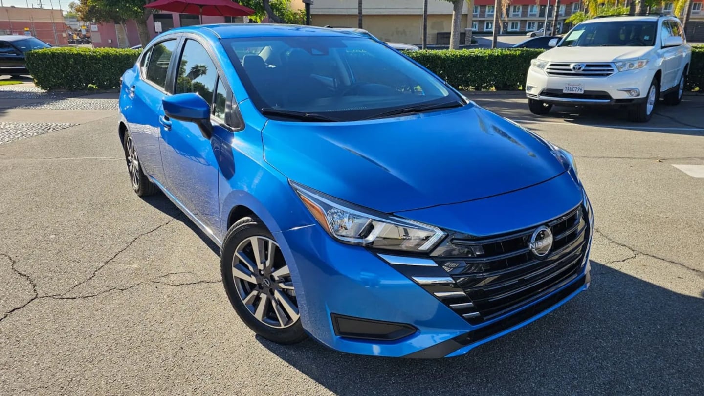 2023 Nissan Versa Sedan SV - Photo 3
