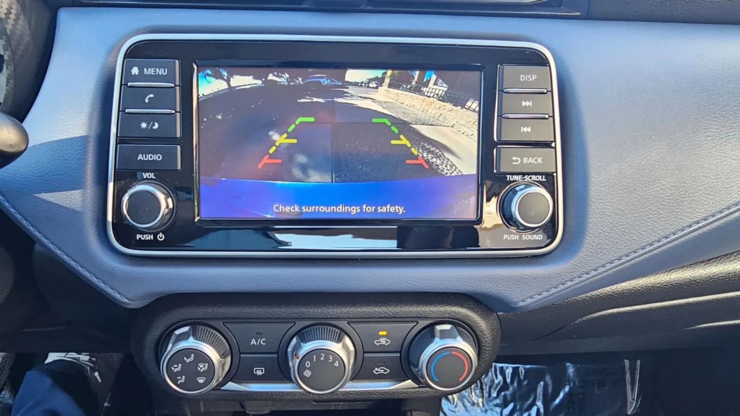 2023 Nissan Versa Sedan SV - Photo 13