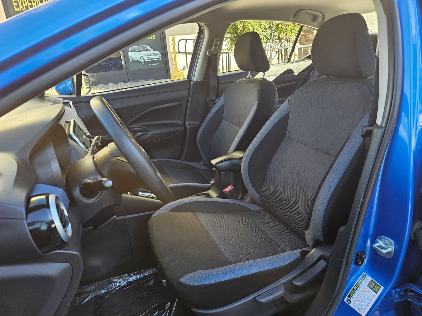 2023 Nissan Versa Sedan SV - Photo 15