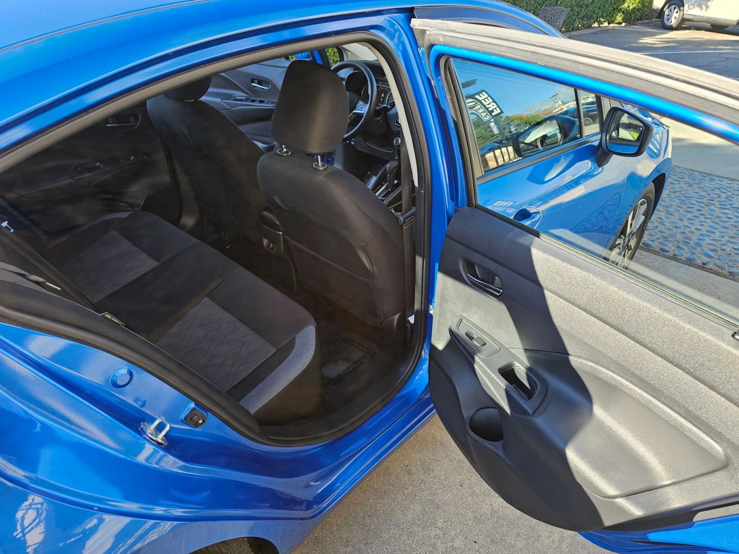 2023 Nissan Versa Sedan SV - Photo 20