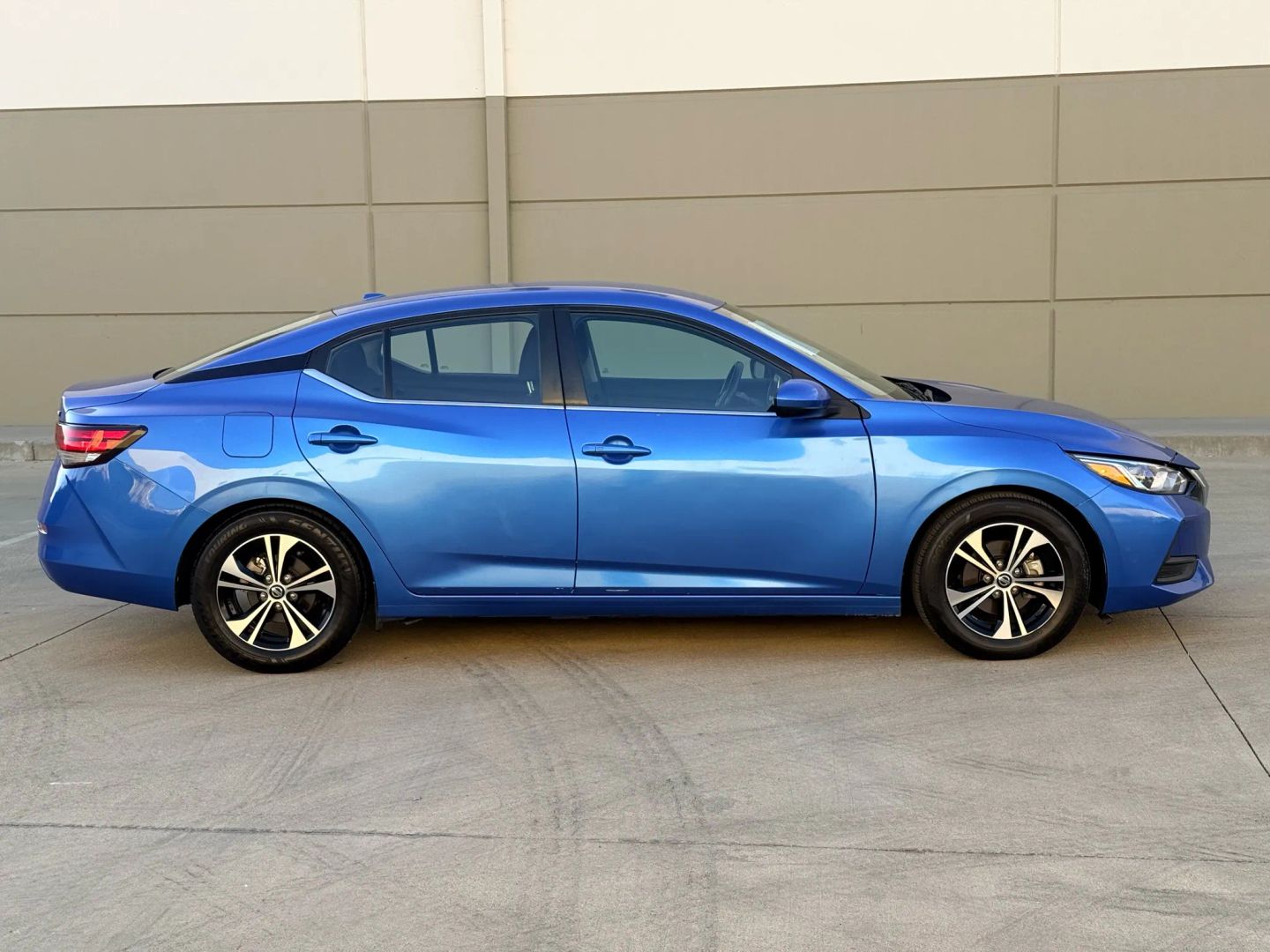 2022 Nissan Sentra SV - Photo 4