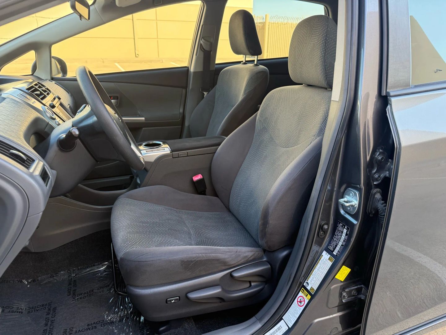 2014 Toyota Prius v Three - Photo 12