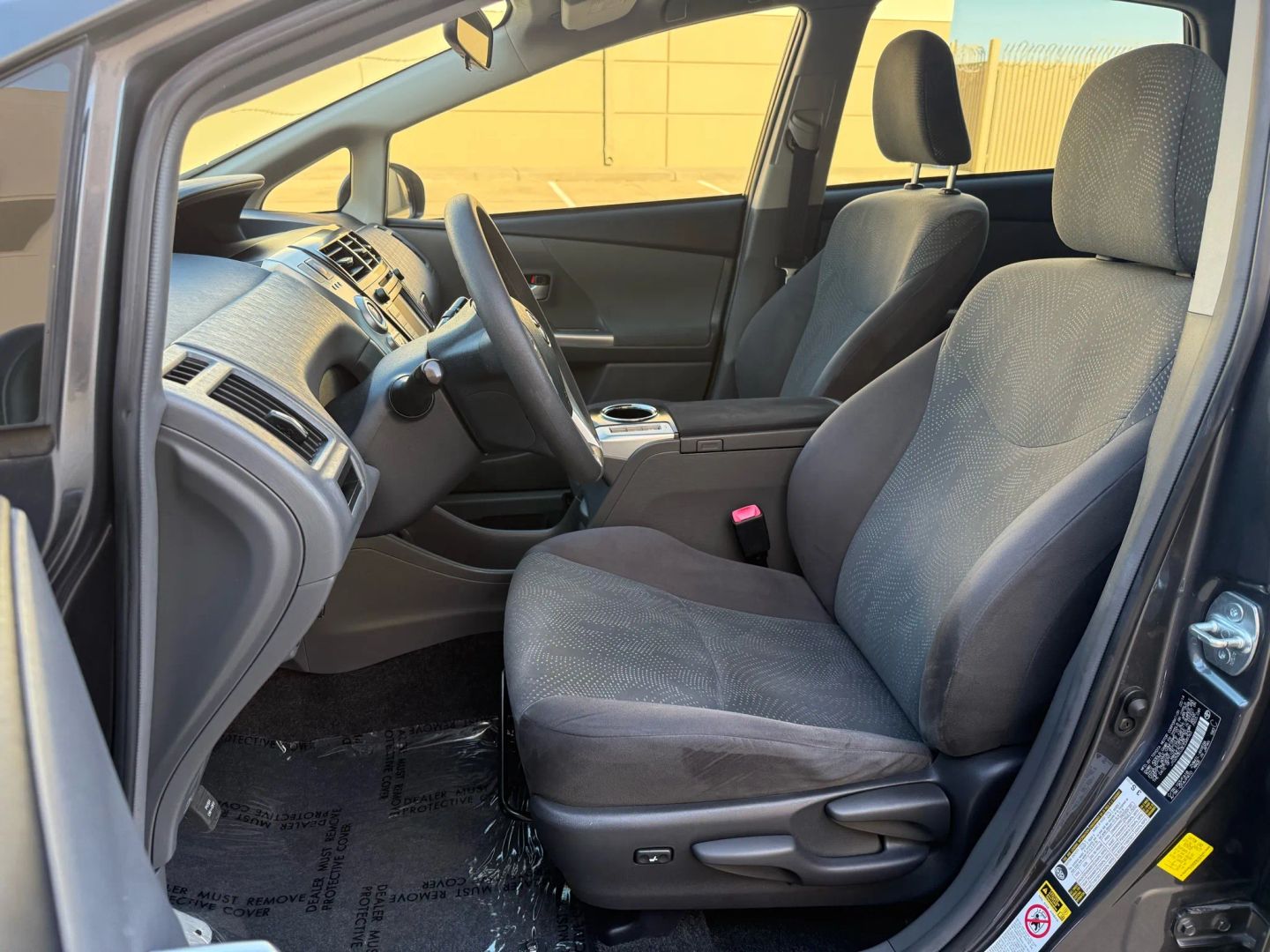 2014 Toyota Prius v Three - Photo 13