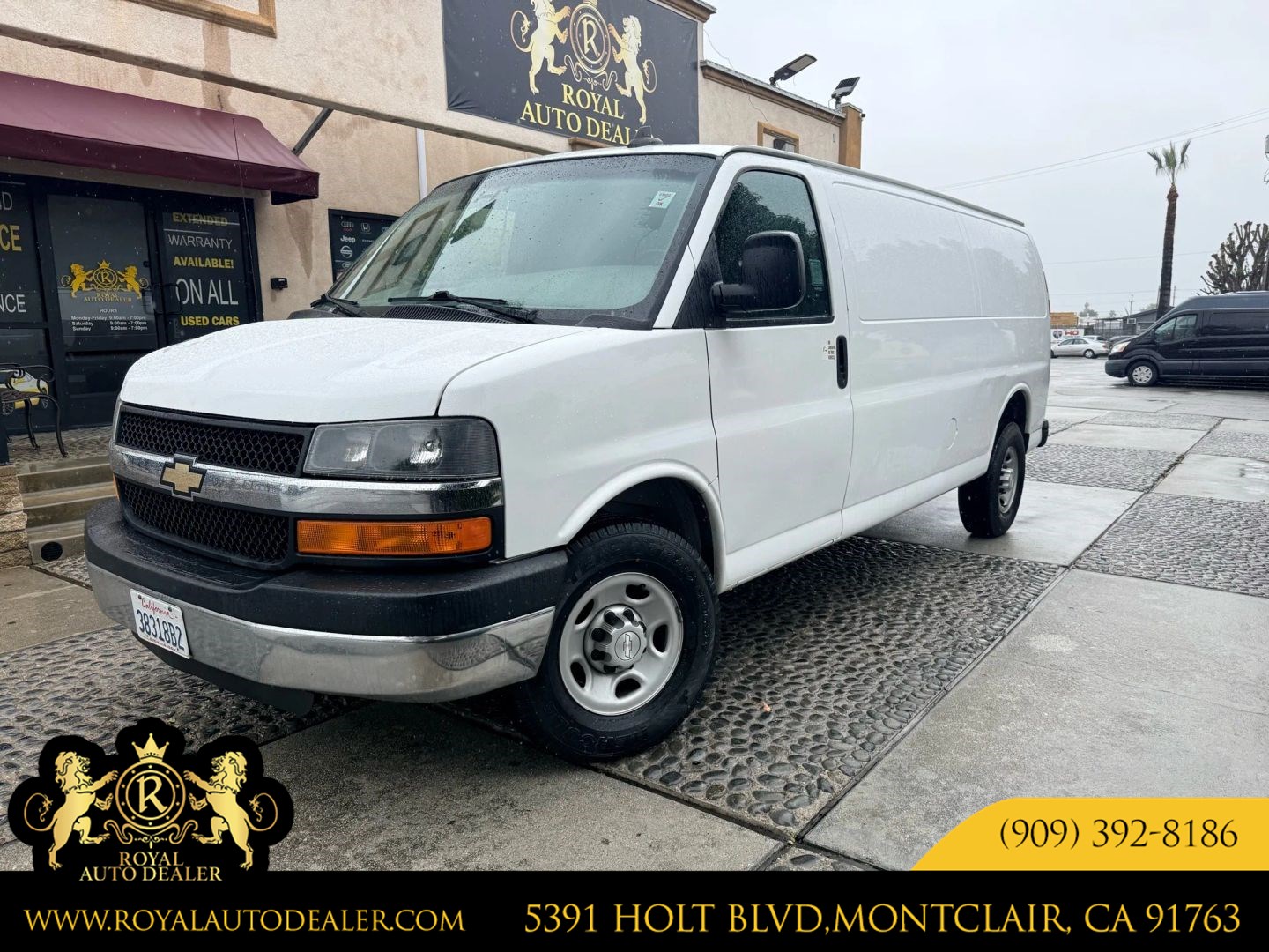 2016 Chevrolet Express 3500 Extended Work Van's photo