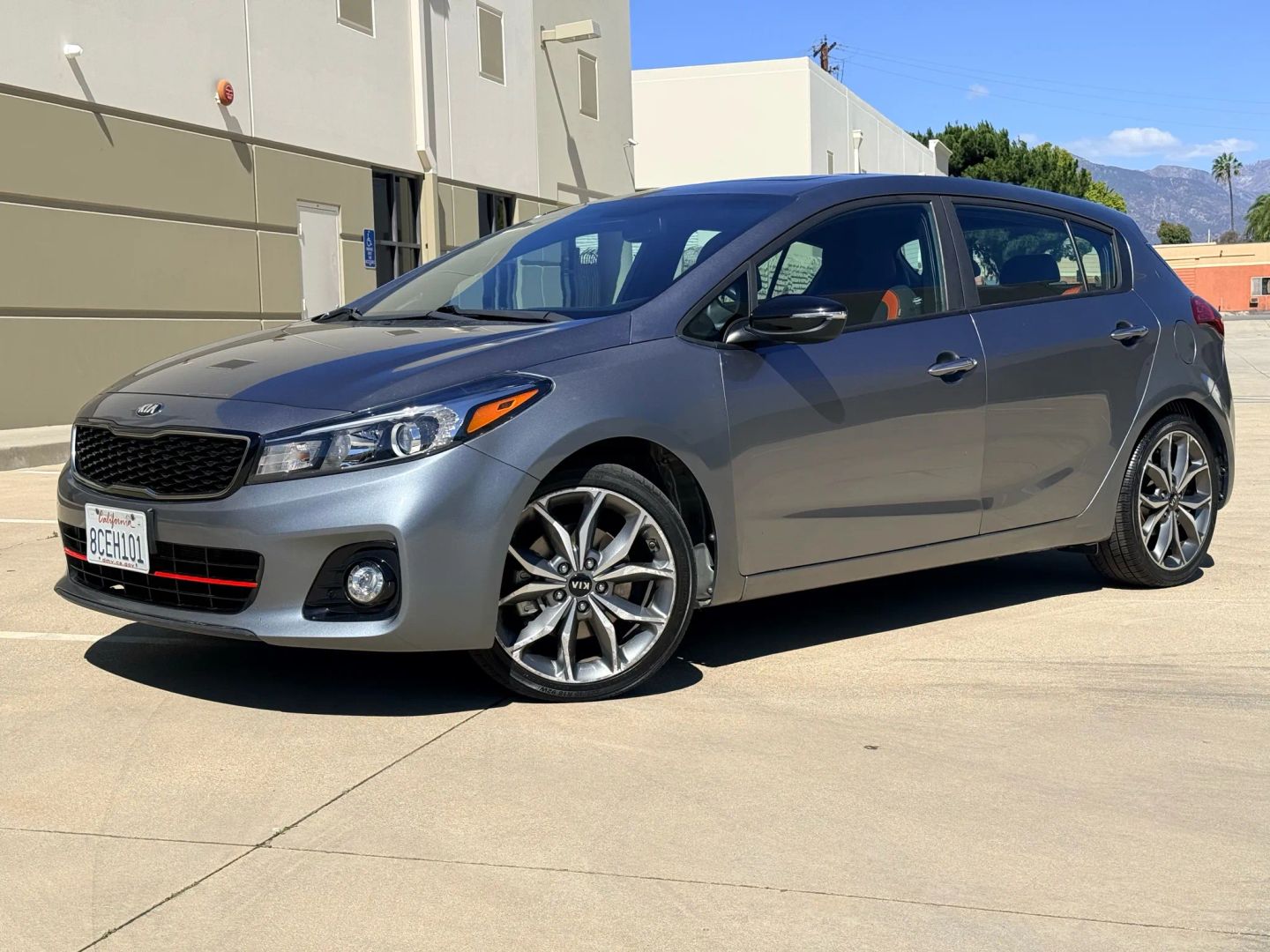 Kia Forte5 photo 2