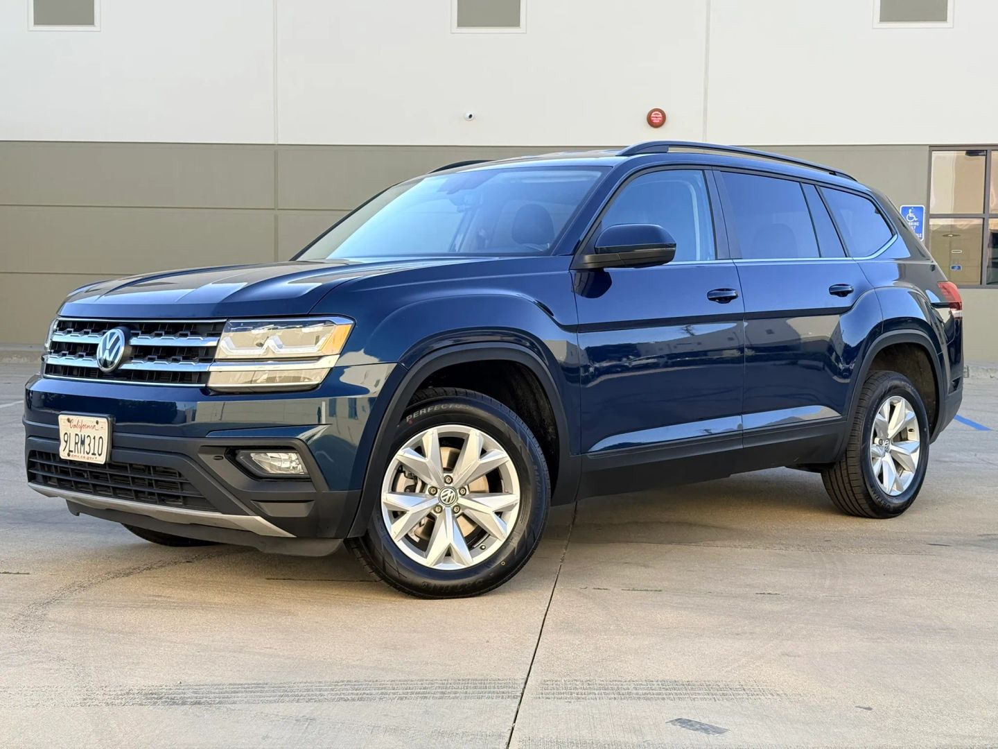 Volkswagen Atlas photo 2