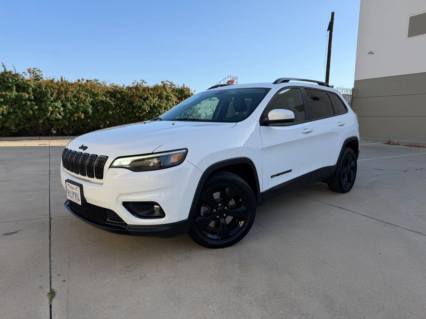 Jeep Cherokee photo 2
