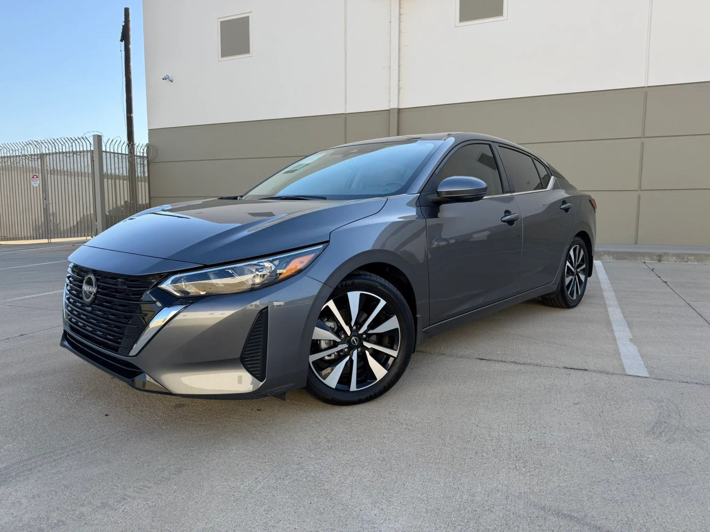 Nissan Sentra photo 2