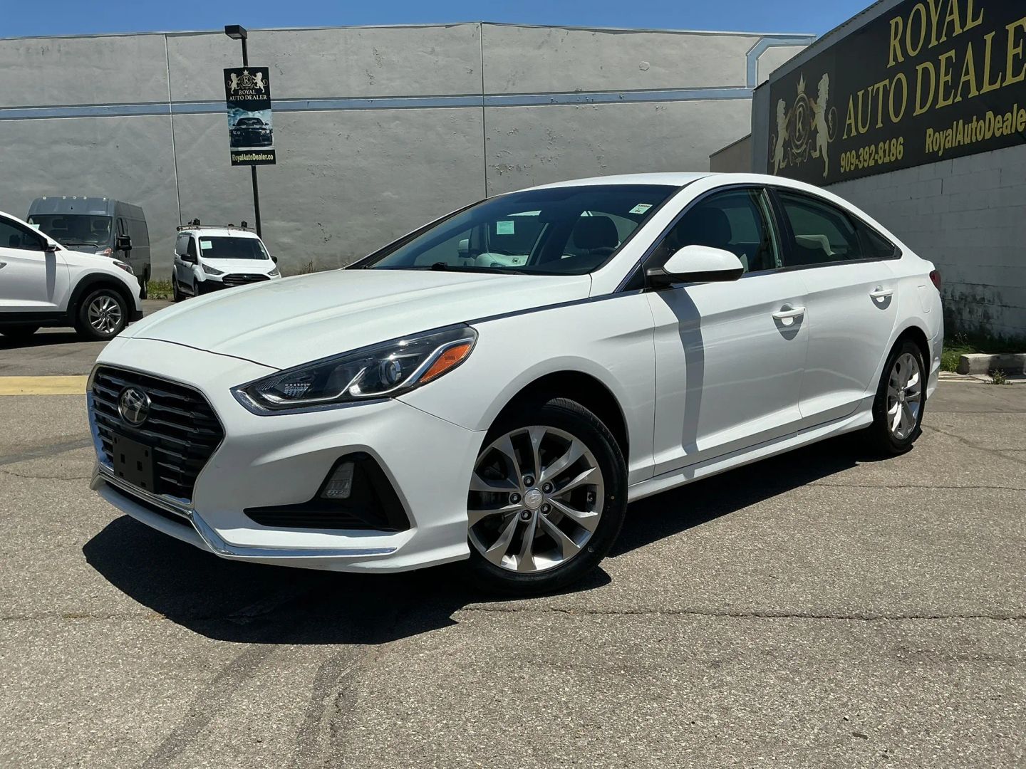 Hyundai Sonata photo 2