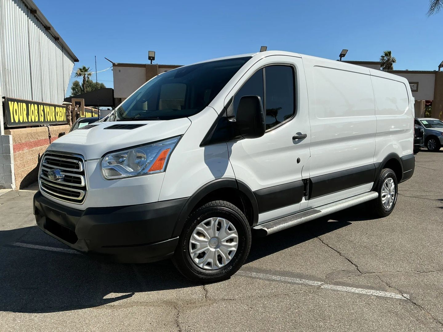 Ford Transit photo 2