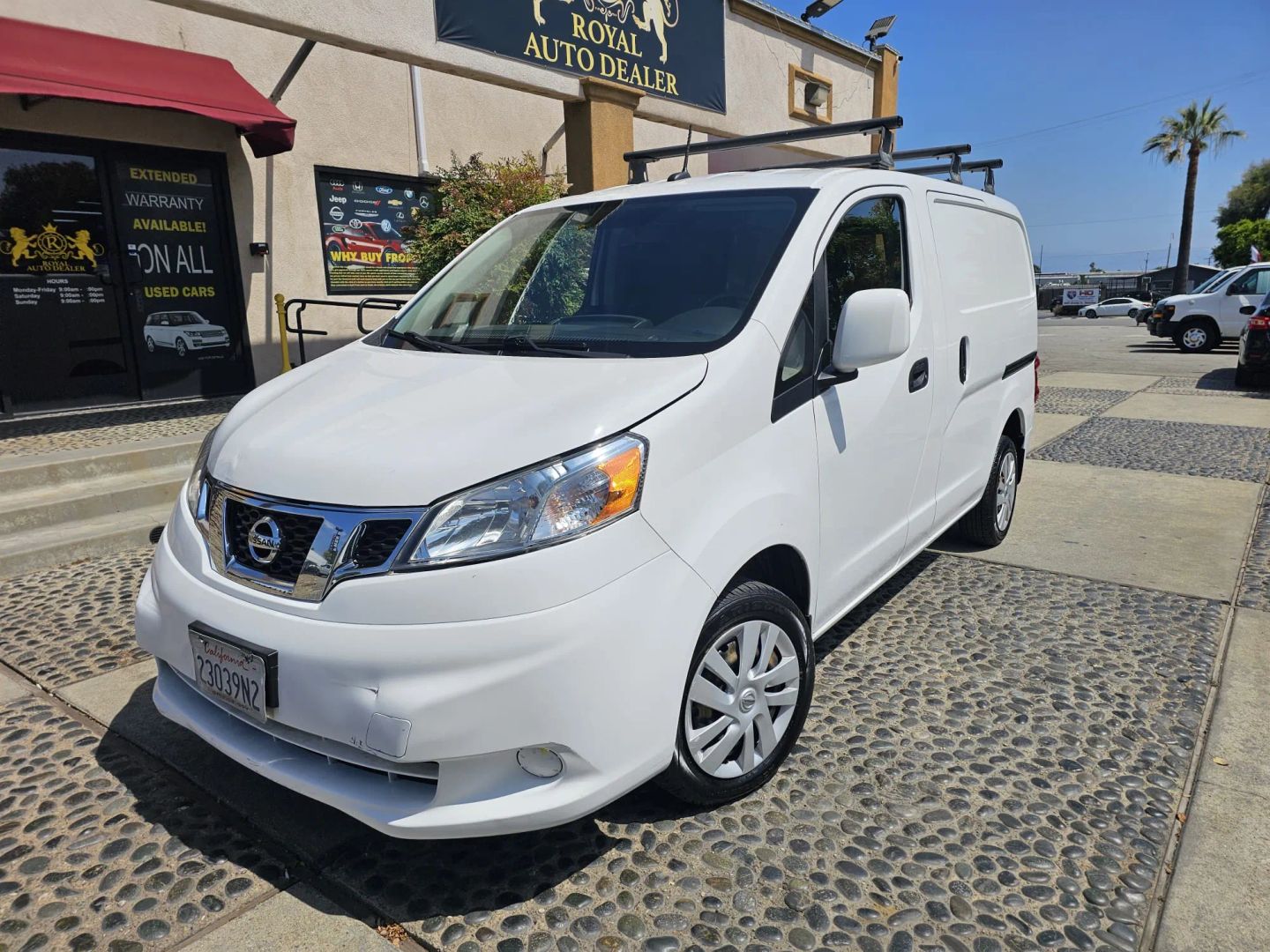 Nissan NV200 photo 2