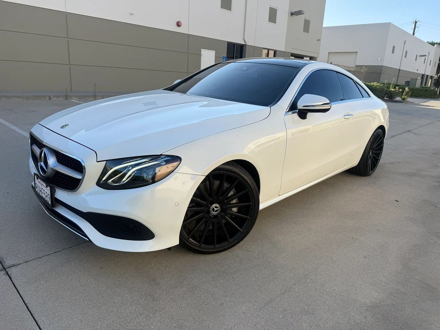 Mercedes-Benz e photo 2