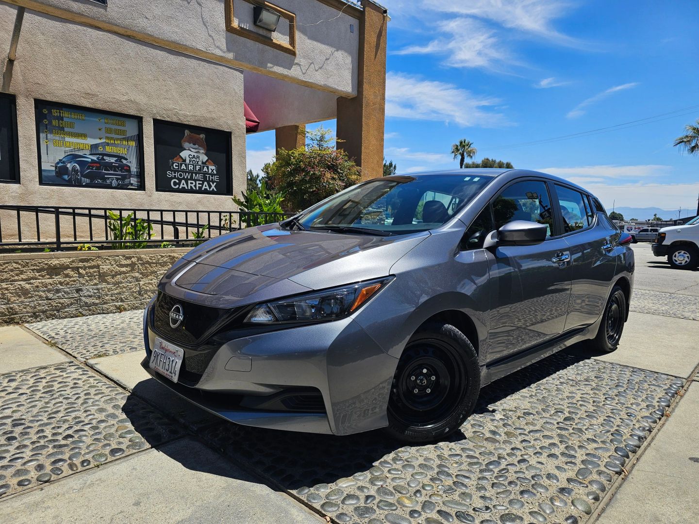 Nissan Leaf photo 2