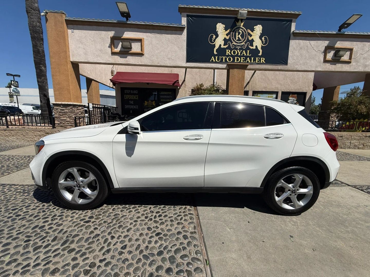 Mercedes-Benz GLA 250 photo 9