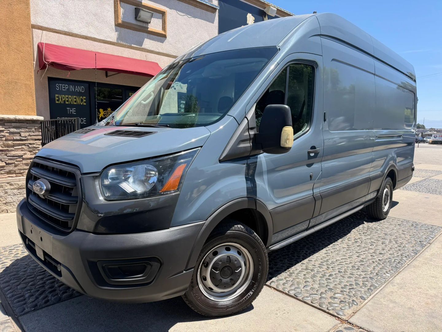 Ford Transit photo 2