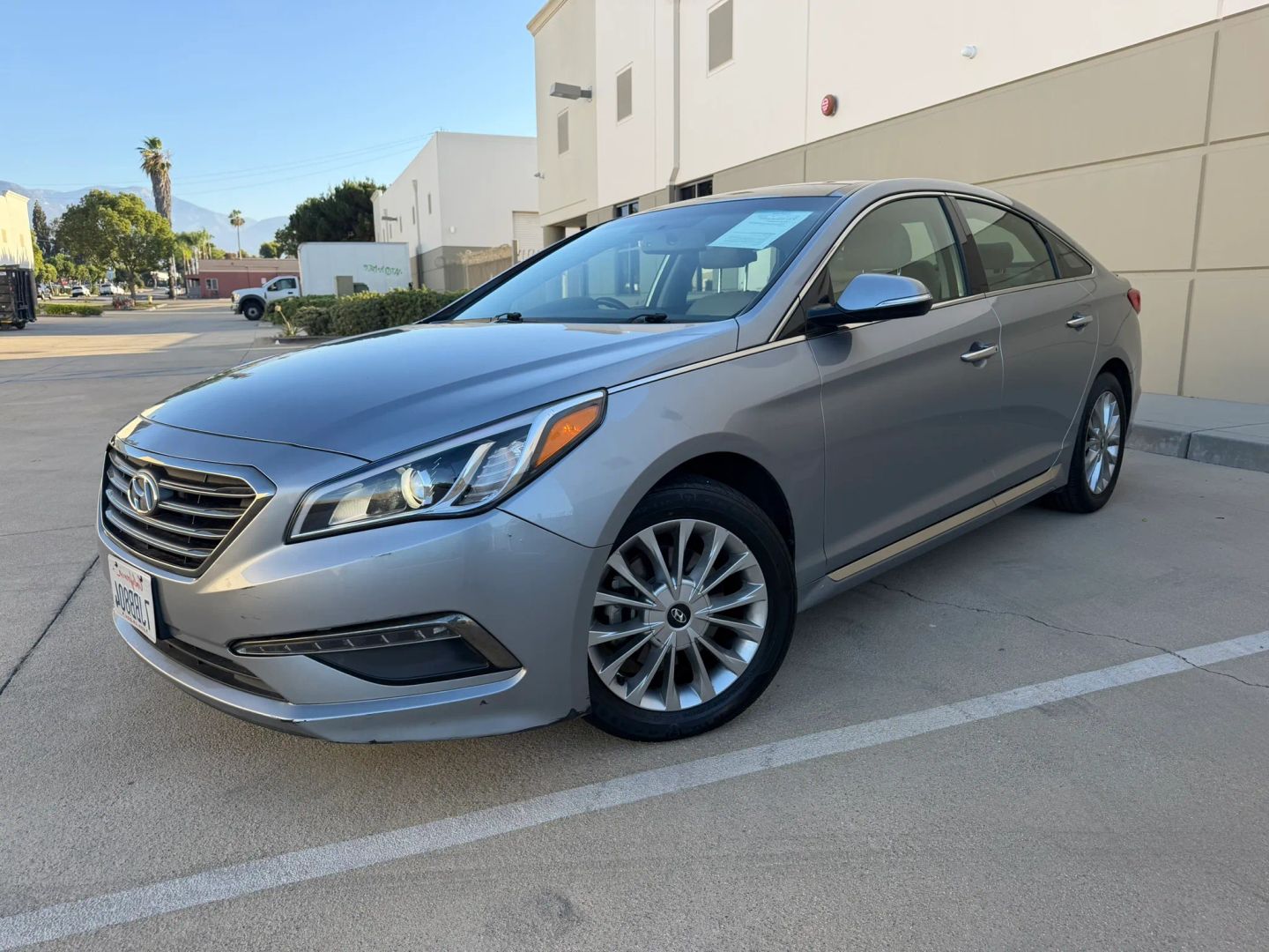 Hyundai Sonata photo 2