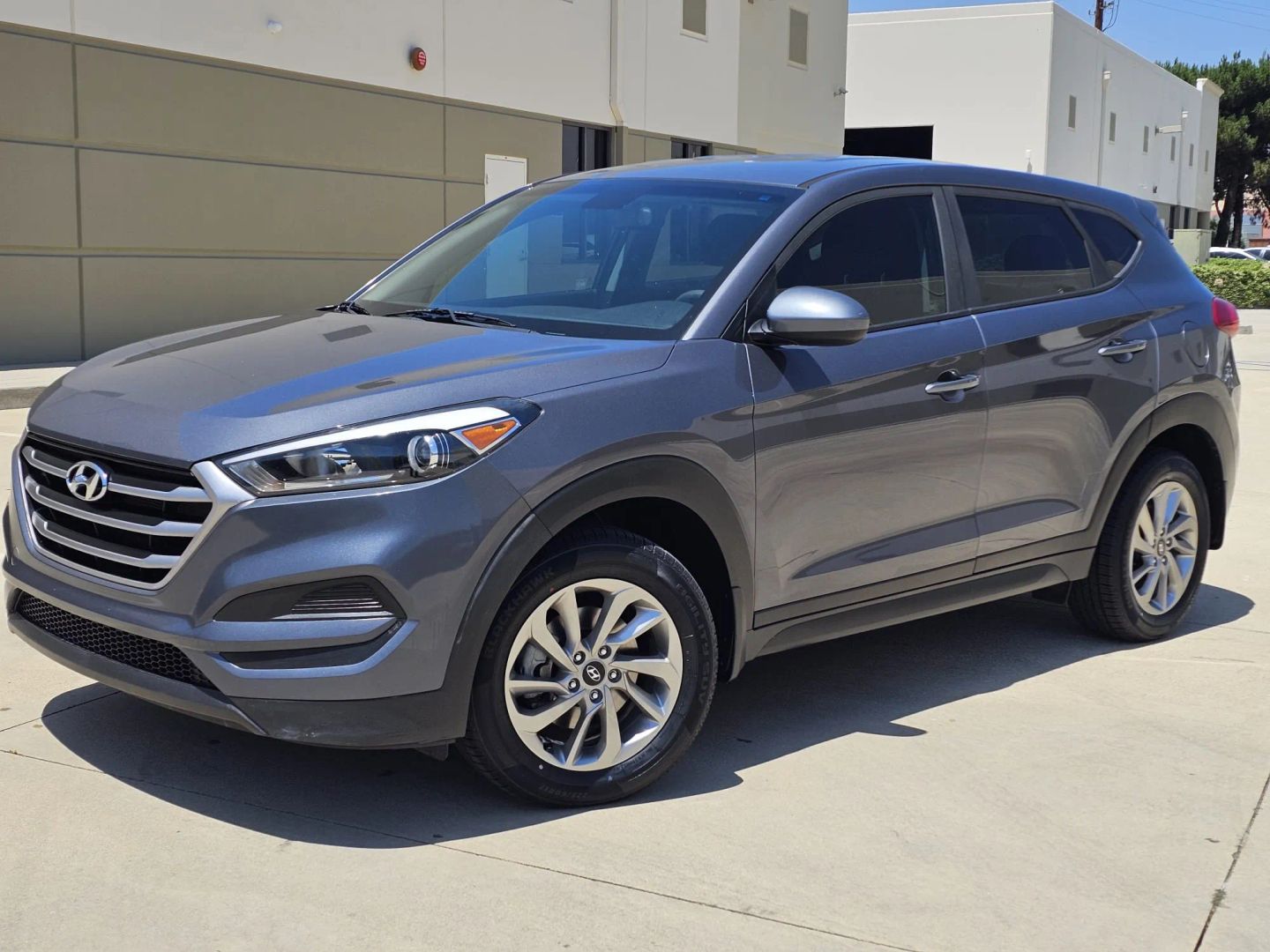 Hyundai Tucson photo 2