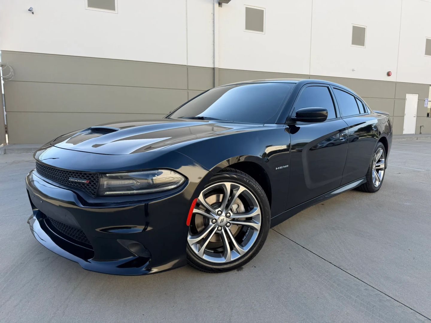 Dodge Charger photo 2