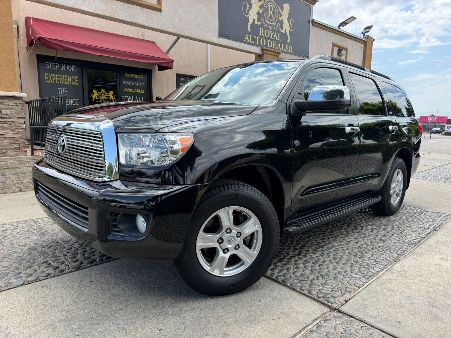 Toyota Sequoia photo 2