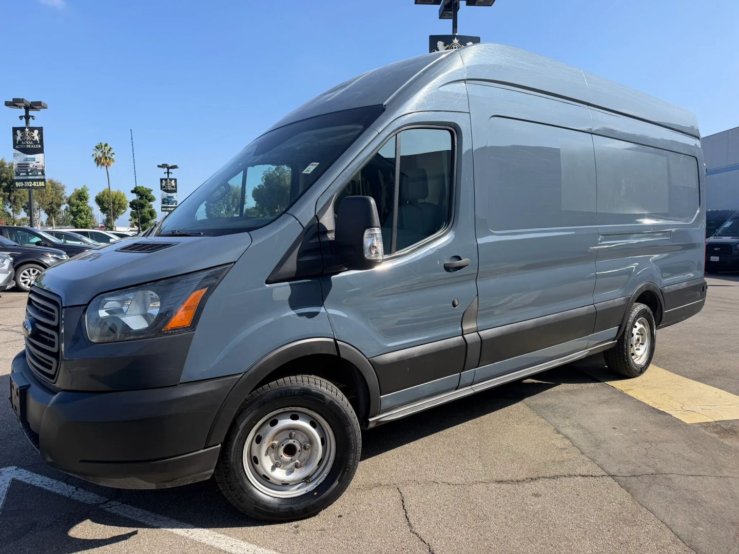 Ford Transit photo 2