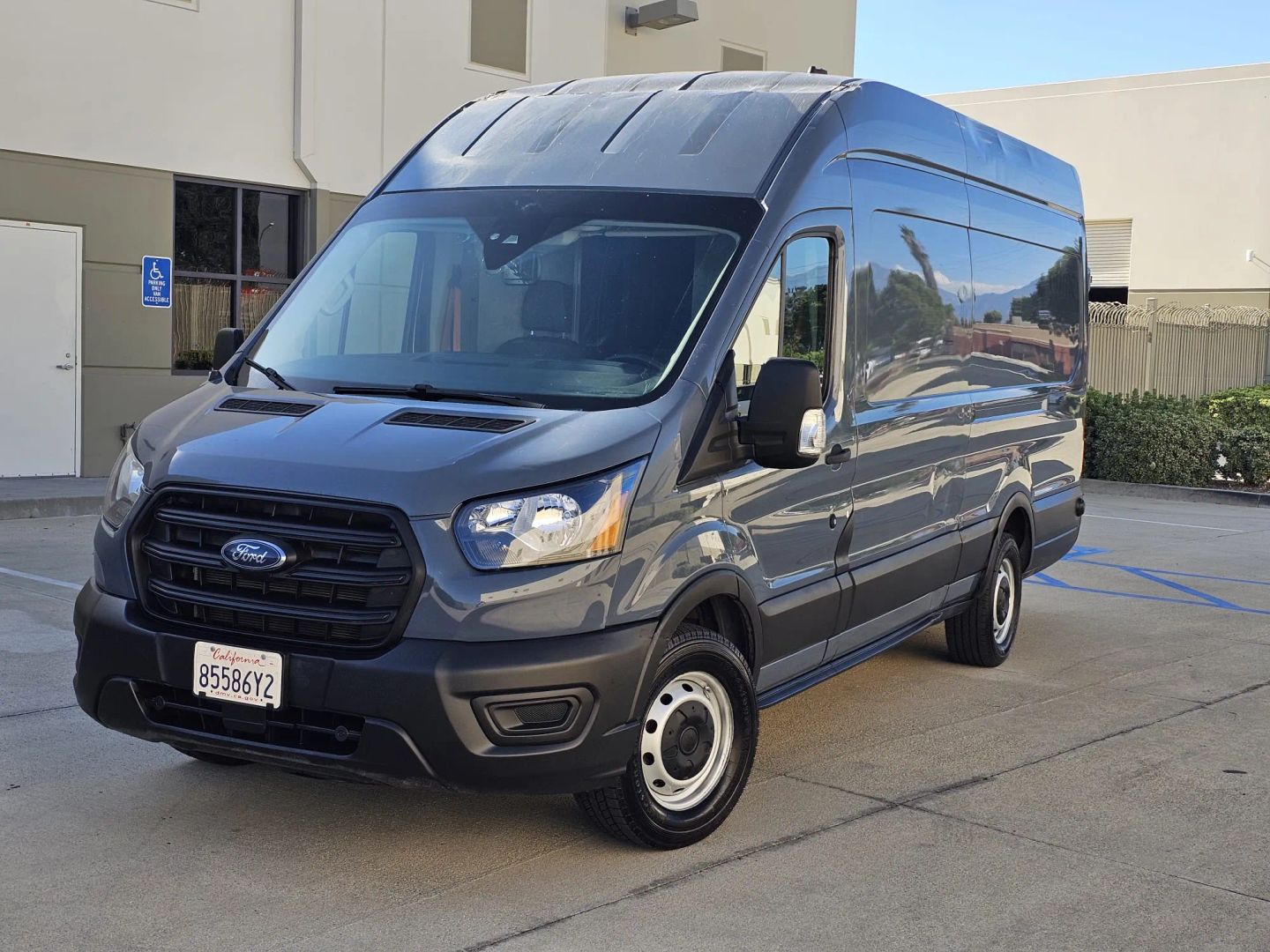Ford Transit photo 2