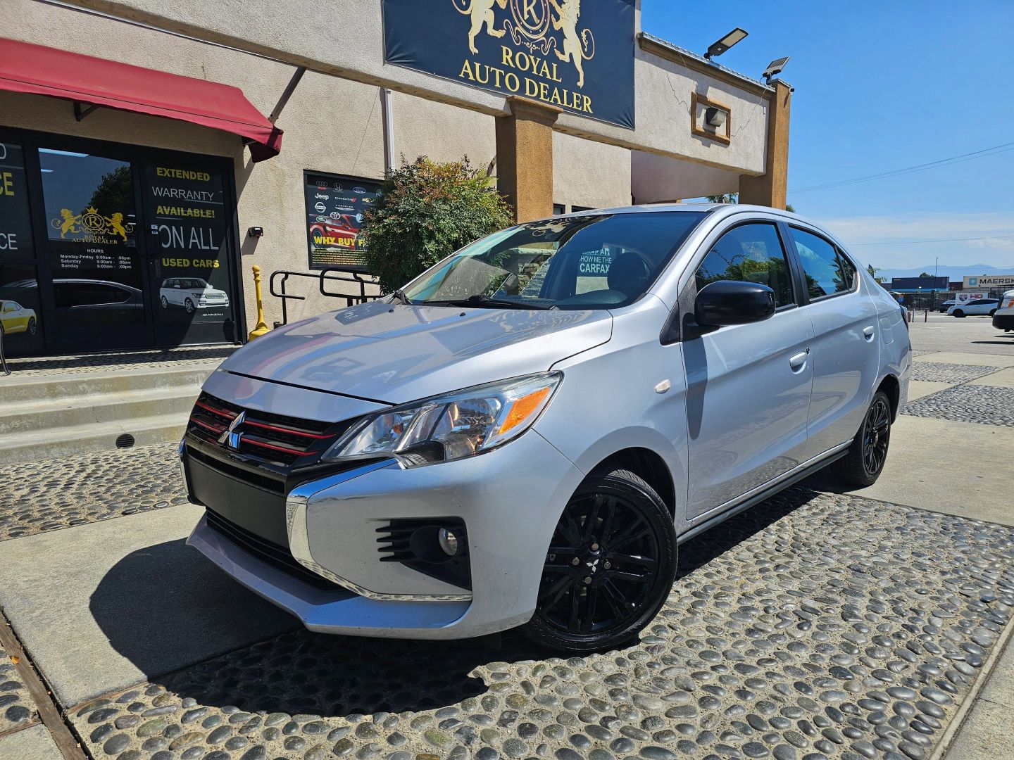 Mitsubishi Mirage G4 photo 2