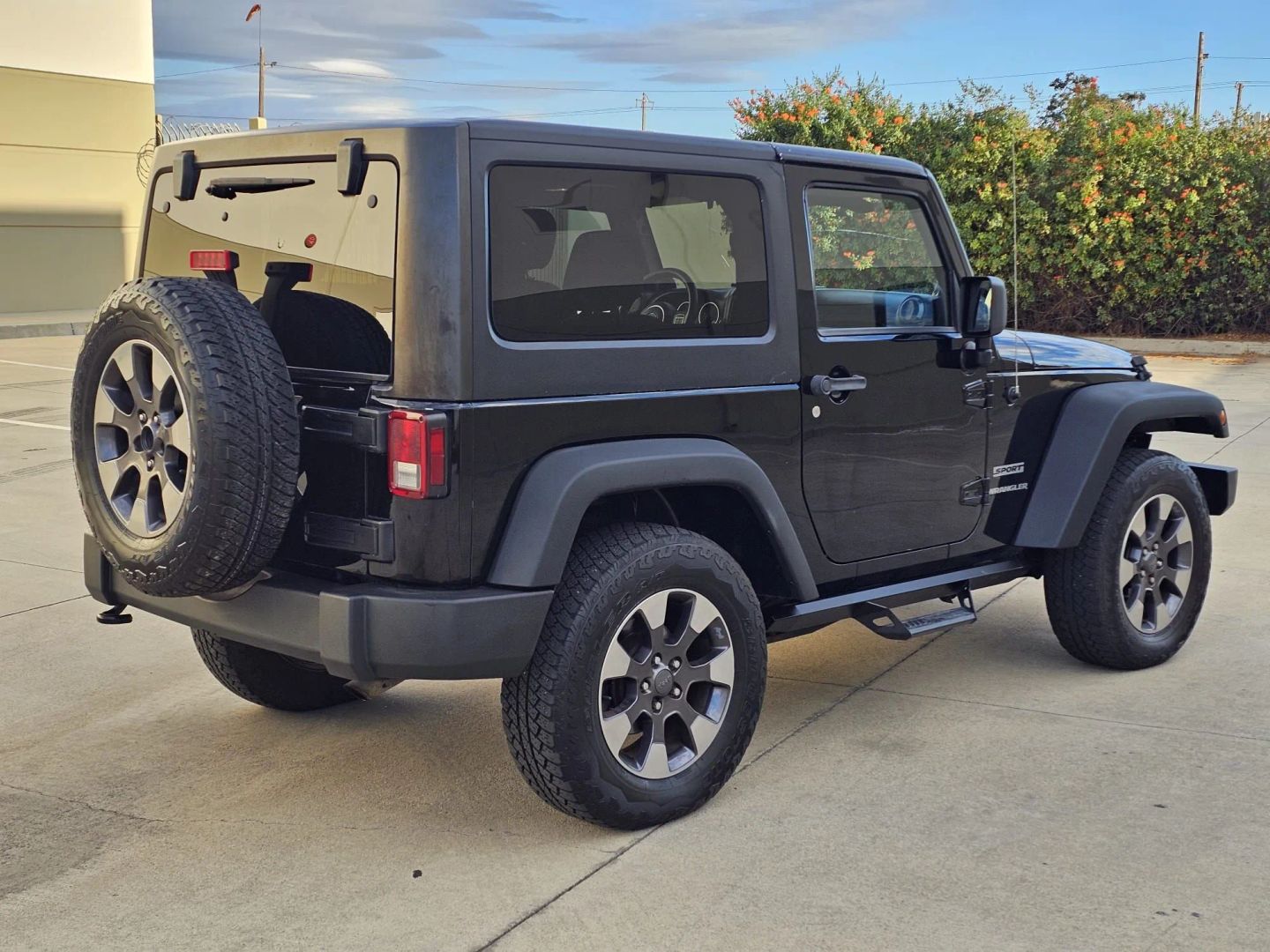Jeep Wrangler photo 6