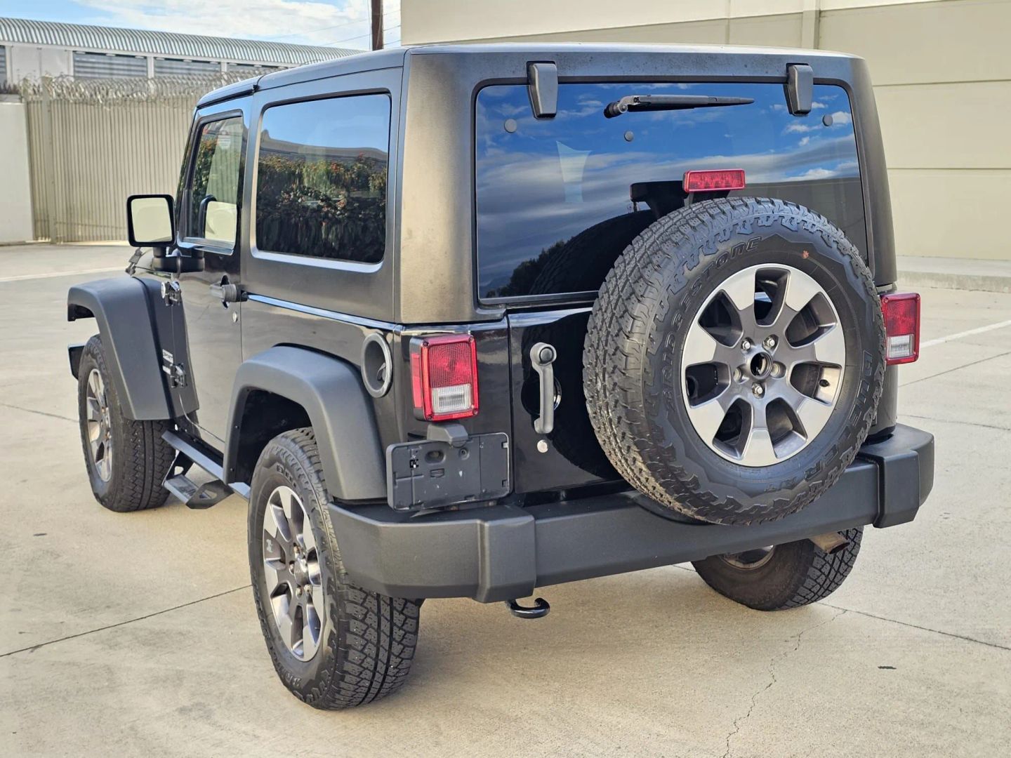 Jeep Wrangler photo 8