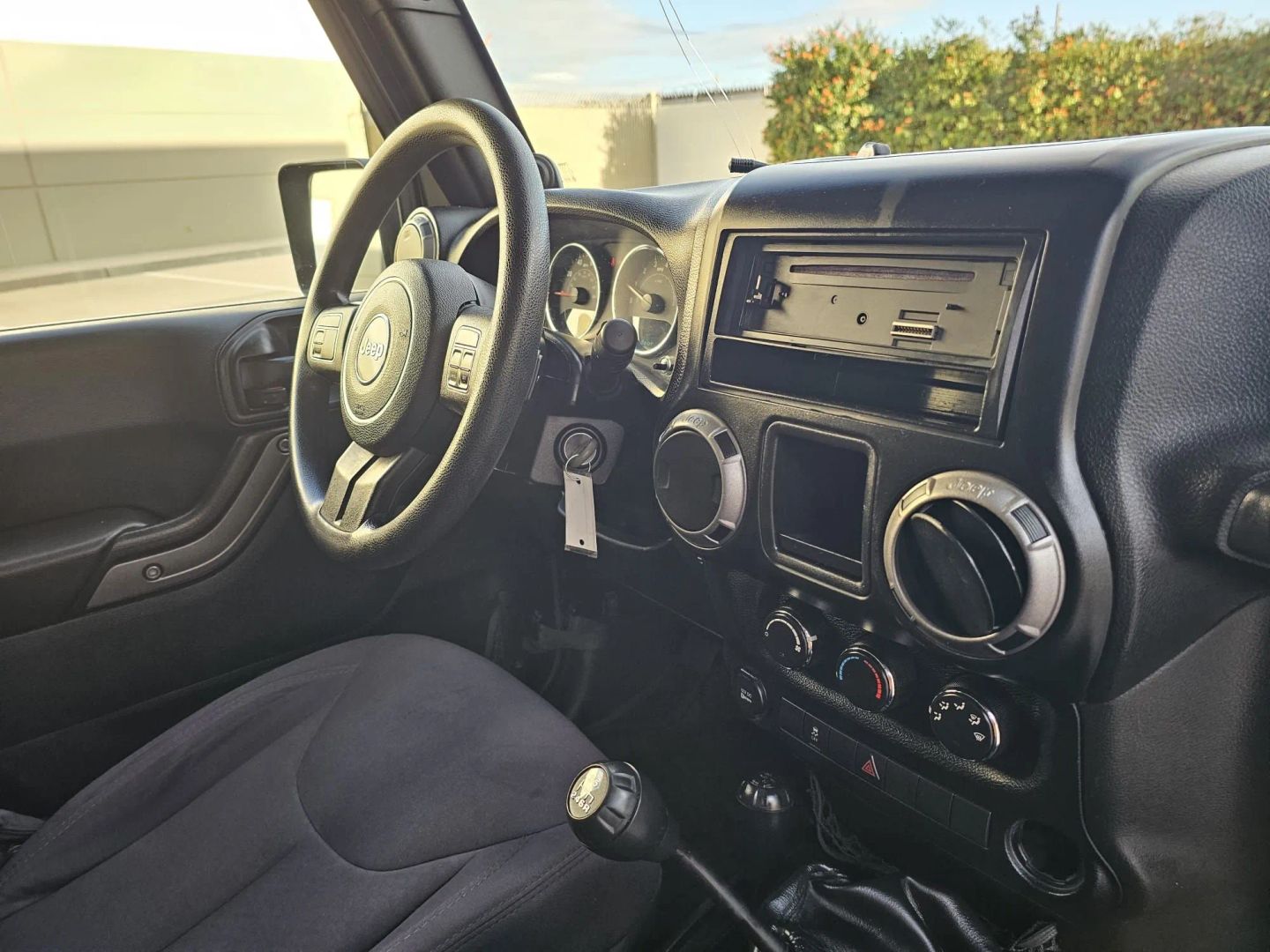Jeep Wrangler photo 15