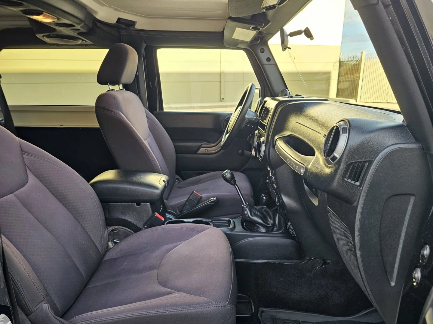Jeep Wrangler photo 21