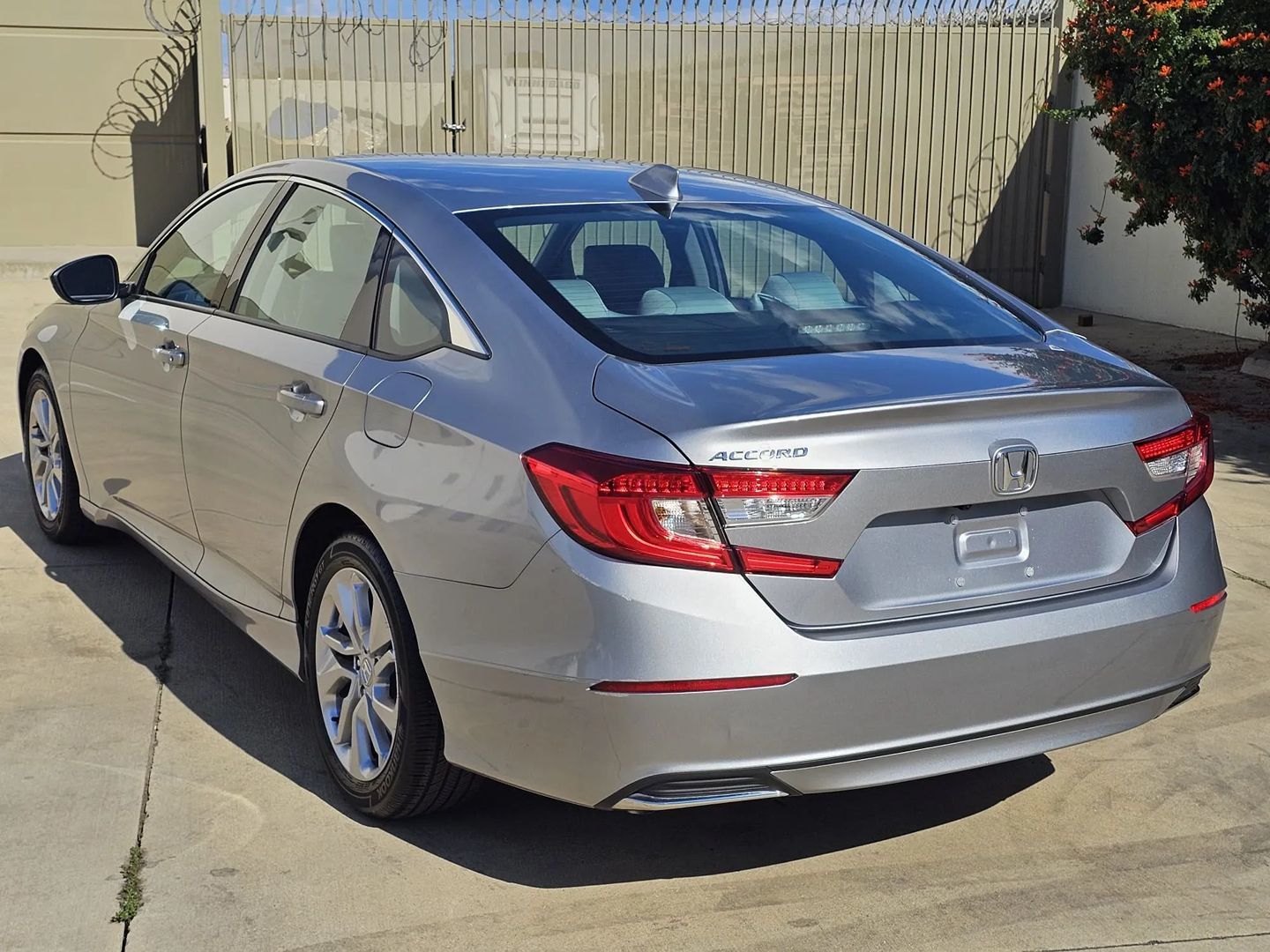 Honda Accord photo 8