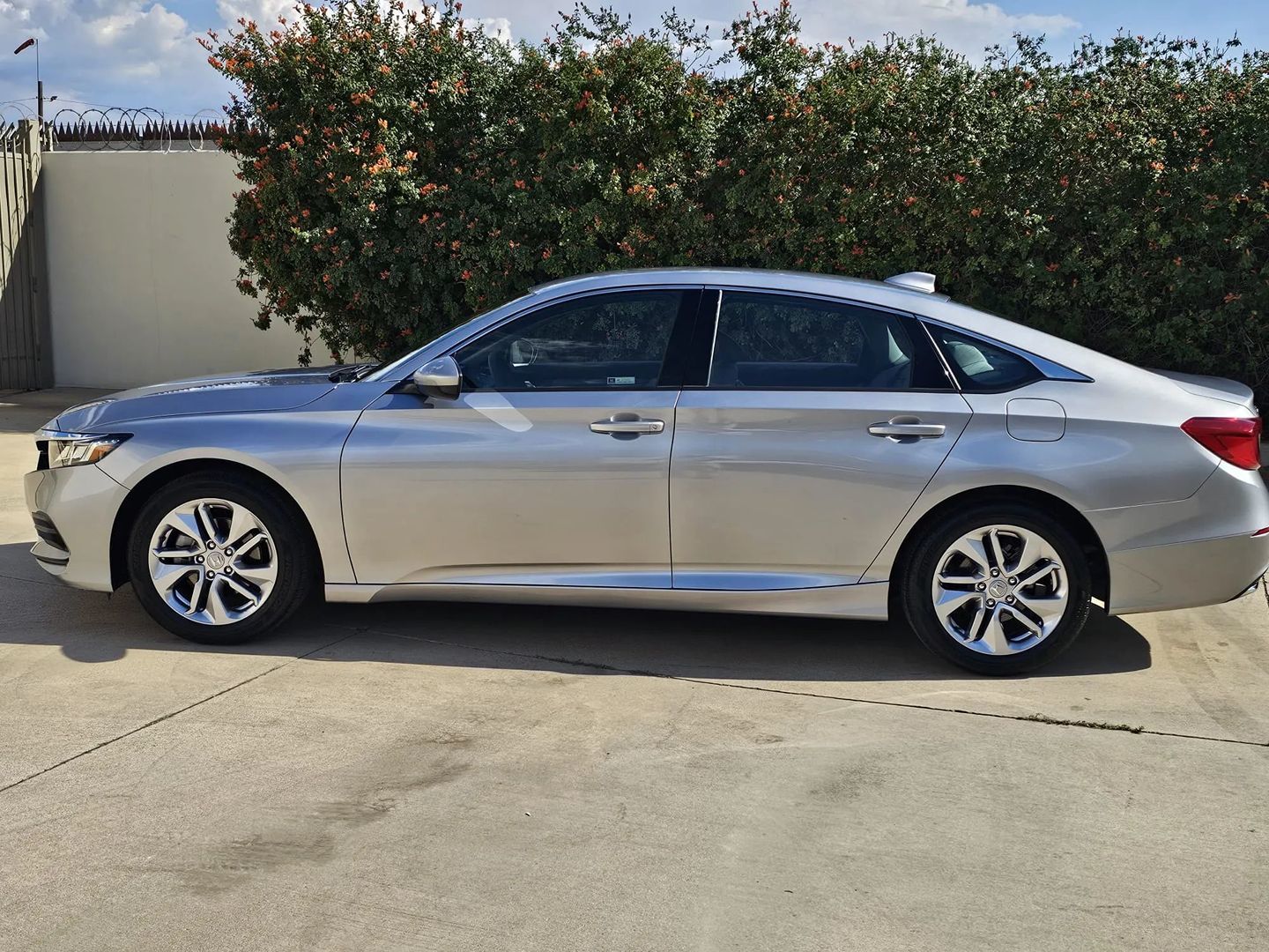 Honda Accord photo 9