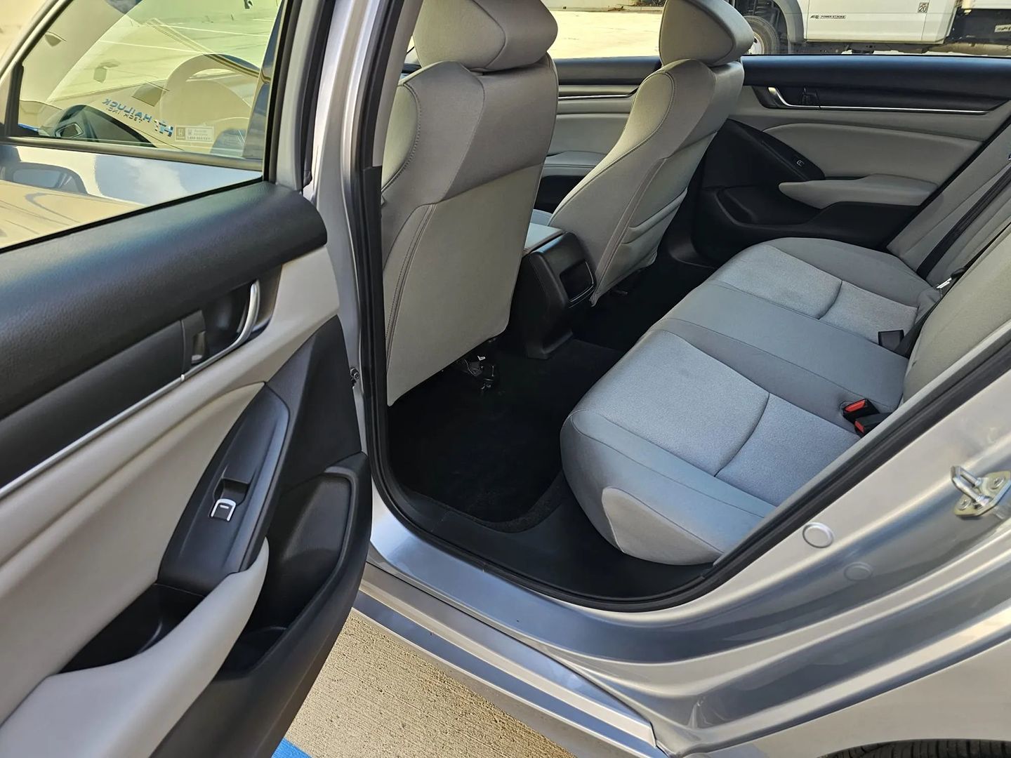 Honda Accord photo 28
