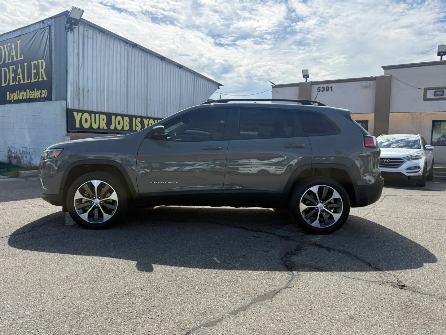 Jeep Cherokee photo 3