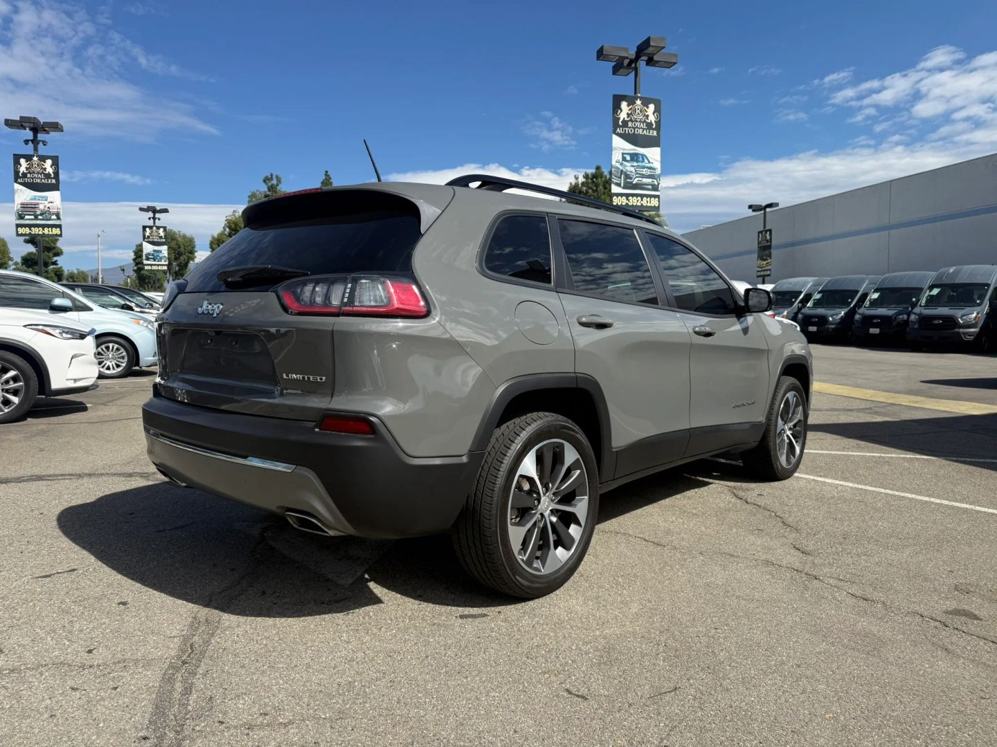 Jeep Cherokee photo 6