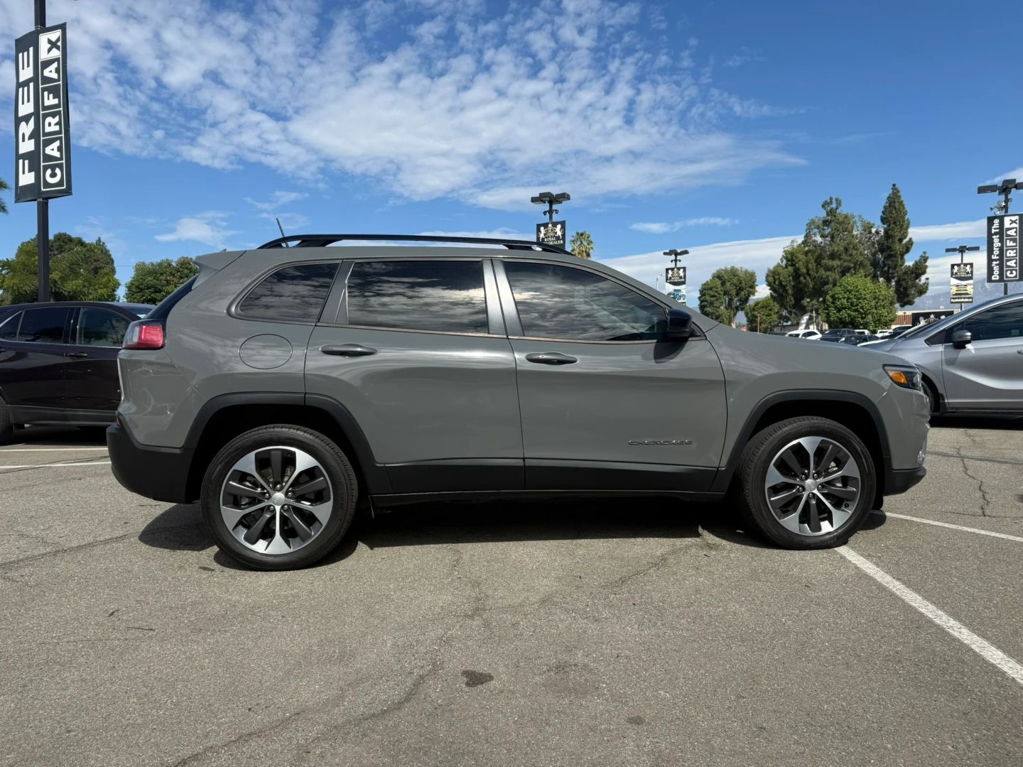 Jeep Cherokee photo 7