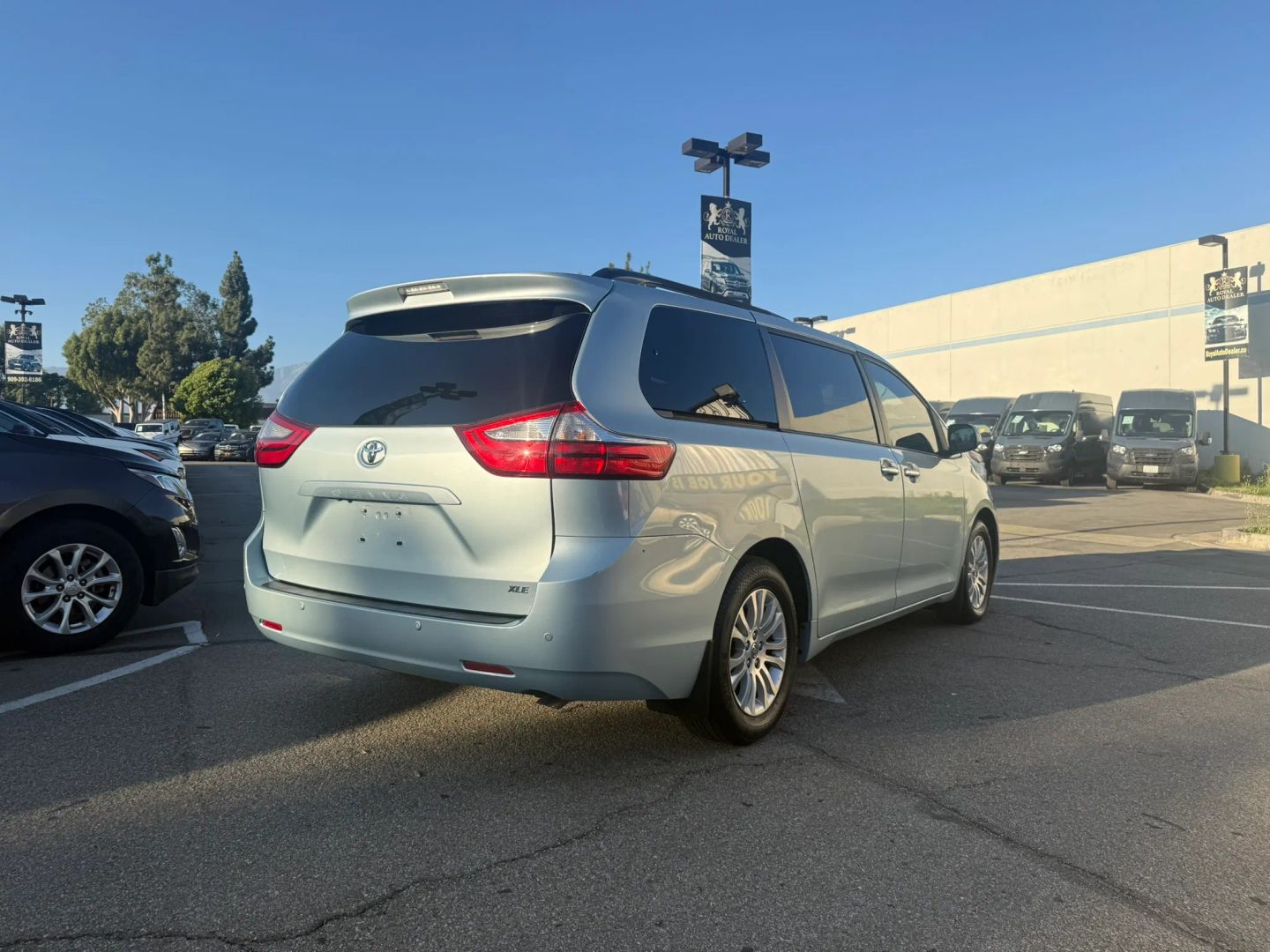 Toyota Sienna photo 6