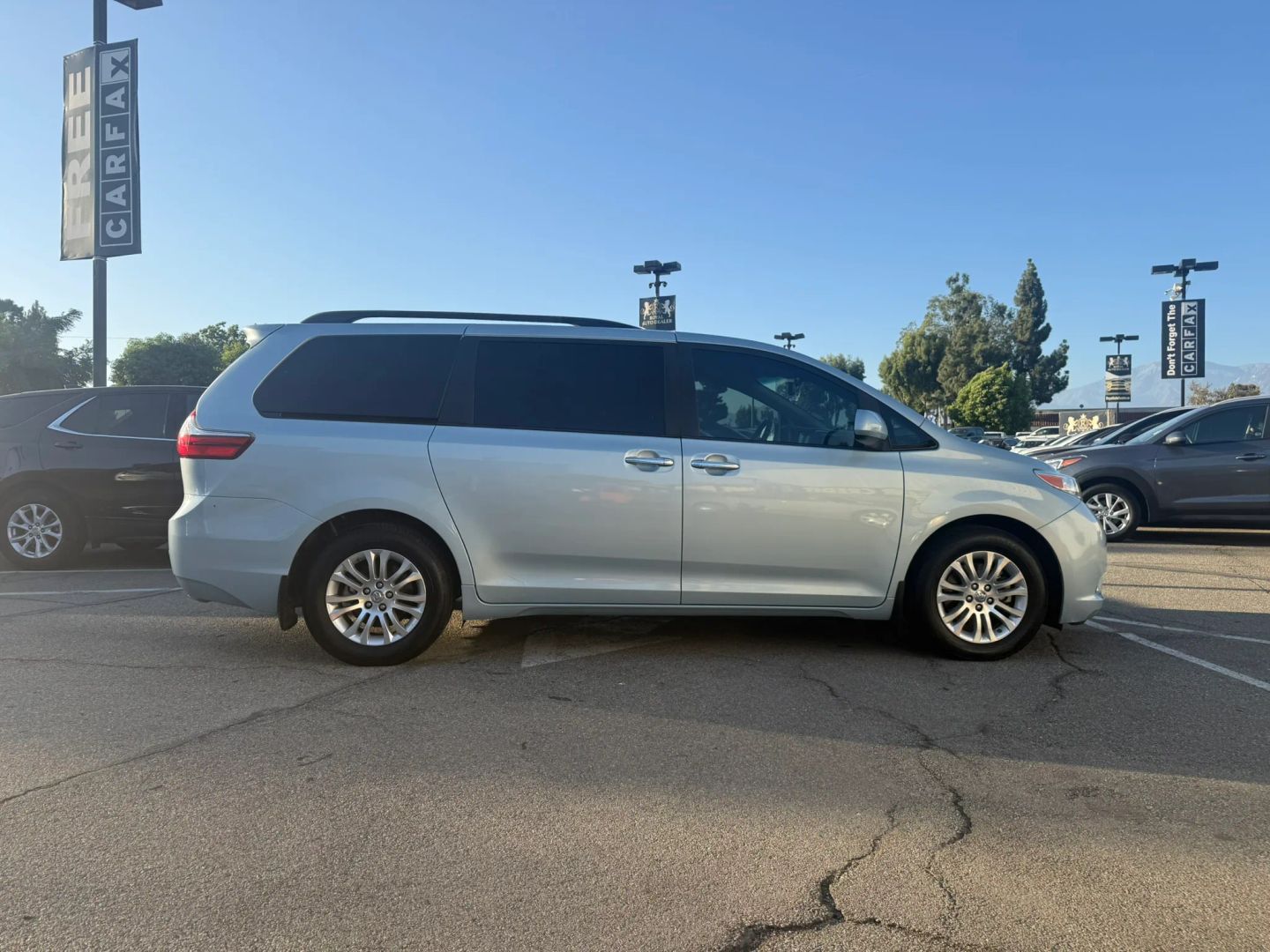 Toyota Sienna photo 7