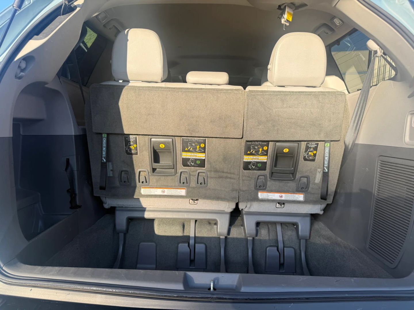 Toyota Sienna photo 14