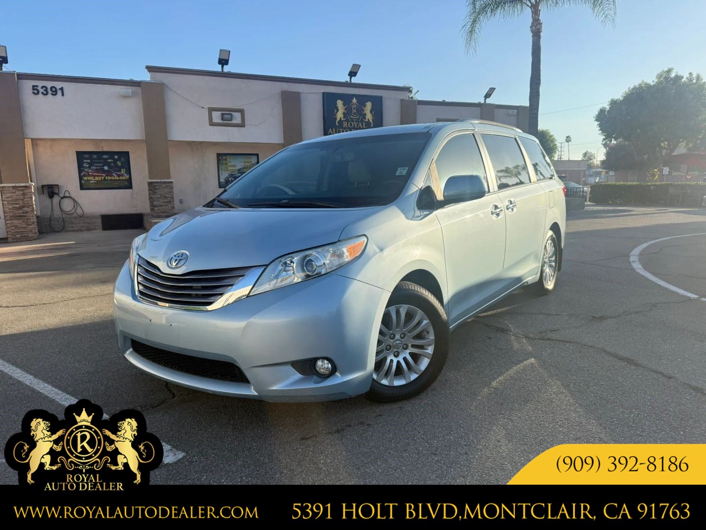 Blue 2017 Toyota Sienna Minivan Front-Wheel Drive Automatic