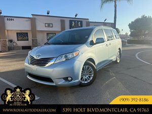 View 2017 Toyota Sienna 